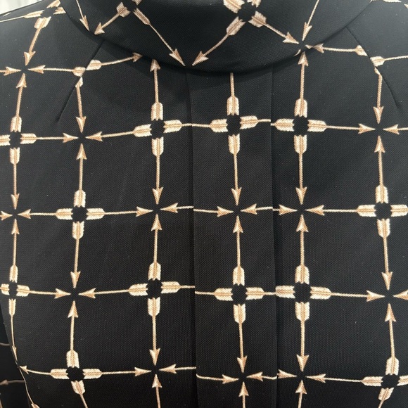 Tory Burch NWOT Mock Neck Long Sleeve Geometric Arrow Sleeve Mini Dress Sz M - Picture 5 of 9